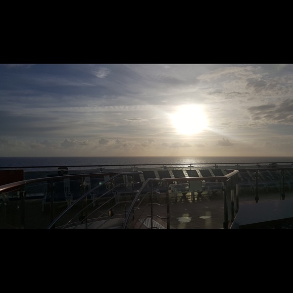 Meet your Posher, Nikole - Picture 3 of 3